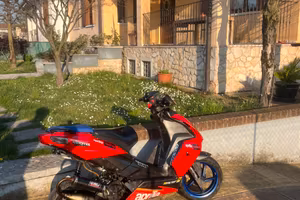 aprilia sr
