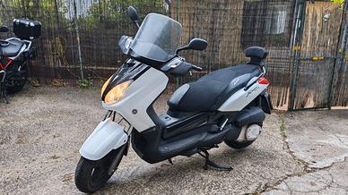 Yamaha Xmax 250