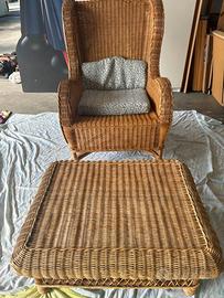 Poltrona Bergère in vero midollino con puf