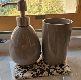 Set bagno grigio chiaro lucido
