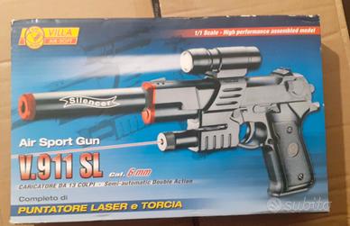 pistola giocattolo con puntatore laser