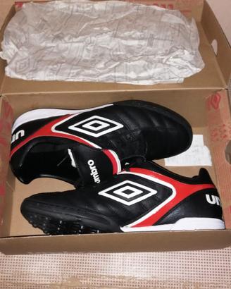 Scarpe da calcetto Umbro nuove