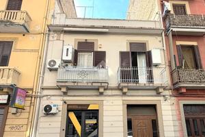 3 LOCALI A BARI
