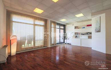 UFFICIO IN PIENO CENTRO A CATTOLICA
