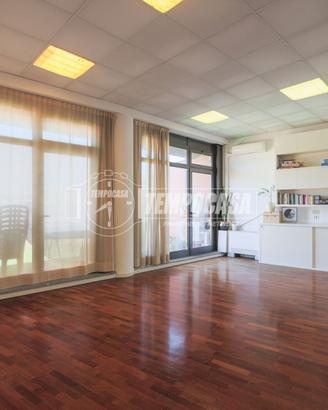 UFFICIO IN PIENO CENTRO A CATTOLICA