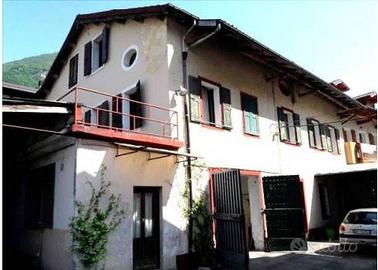 Immobile in asta di 348 m² con più di 5 locali a F