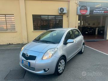 Toyota Yaris 1.3 Benzina 117.000 Km 5 porte