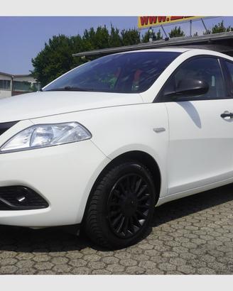 LANCIA Ypsilon 1.0 FireFly Hyb. Eco Silv. solo Km