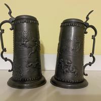 Set Boccali in peltro con incisioni