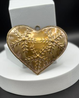 Cuore in metallo decorato