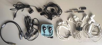 Maxi lotto auricolari e cuffie miste + accessori
