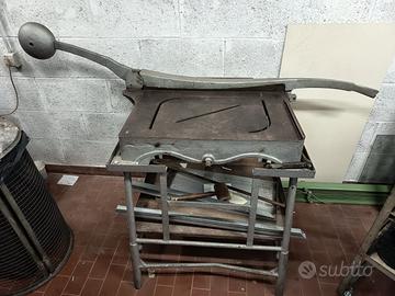 Trancia per metalli Hyllus