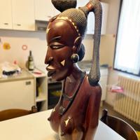 Statua in legno africana