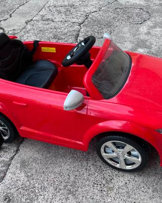 Audi TT RS elettrica per bambini