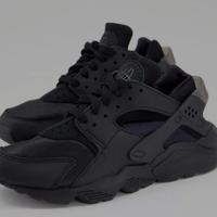 Nike Air Huarache UNISEX triplo nero NUOVE 44.5  