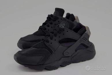 Nike Air Huarache UNISEX triplo nero NUOVE 44.5  