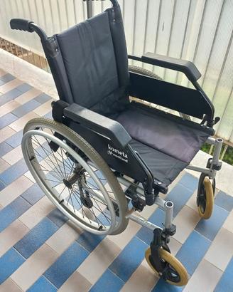 Sedia a rotelle pieghevole