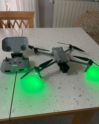 Dji Air 3 con accessori