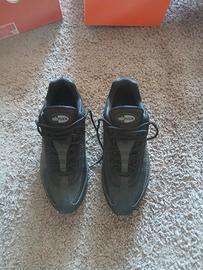 air max 95, usate 1 giorno, 12 h.