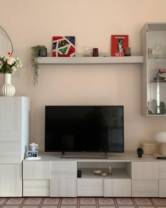 Parete tv attrezzata