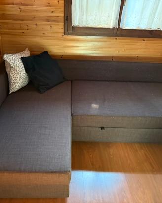 Divano letto angolare.
