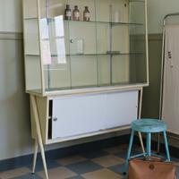 Armadietto medico anni 50-60 