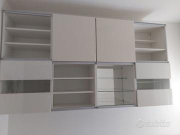 mobili Besta Ikea con ante bianco lucido