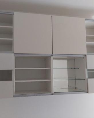 mobili Besta Ikea con ante bianco lucido