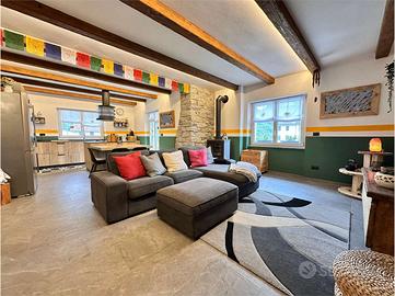 INCANTEVOLE APPARTAMENTO RISTRUTTURATO + MANSARDA