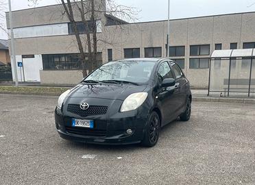 Toyota yaris automatica