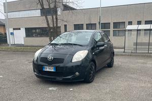 Toyota yaris automatica