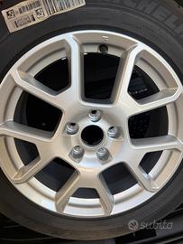  Ruota su cerchio in lega Jeep Renegade 