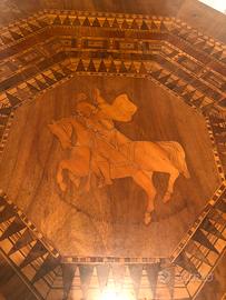 Tavolino ottagonale intarsiato San Giorgio