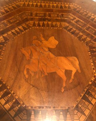 Tavolino ottagonale intarsiato San Giorgio