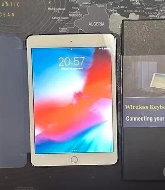 Ipad Mini 3 + 2 Custodie + Tastiera