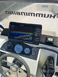 Barca con motore Mercury Pro