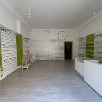 Locale per uso commerciale