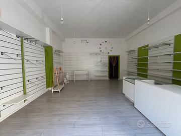 Locale per uso commerciale