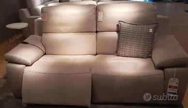 Divano nuovo 3 posti con relax elettrico