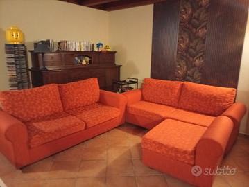 Divani due posti + pouf