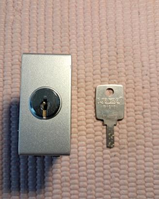 2 Bticino NT4022 deviatore a chiave Light Tech