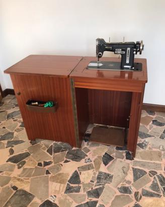 Macchina da cucire vintage