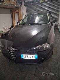 Alfa 147 jtd  aria climatizzata comandi al volante