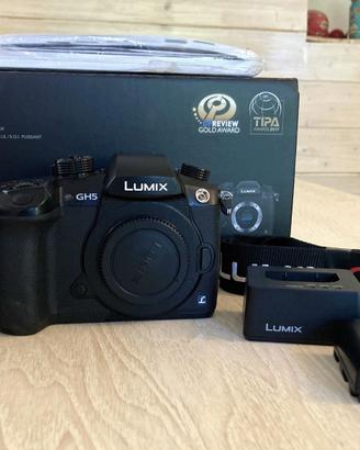 PANASONIC LUMIX GH5 - Mirrorless