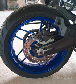 Gomme moto
