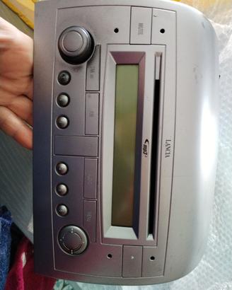 autoradio lancia y