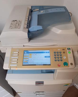 Fotocopiatrice e scanner professionale con schermo