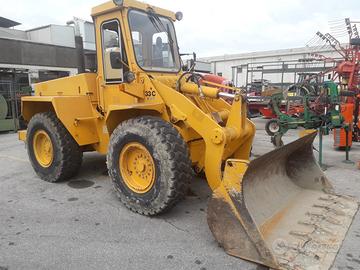 Pala gommata HANOMAG mod. 33C