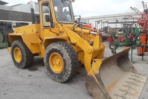 Pala gommata HANOMAG mod. 33C