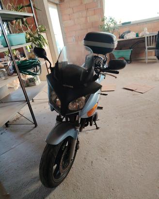 Honda cbf 600